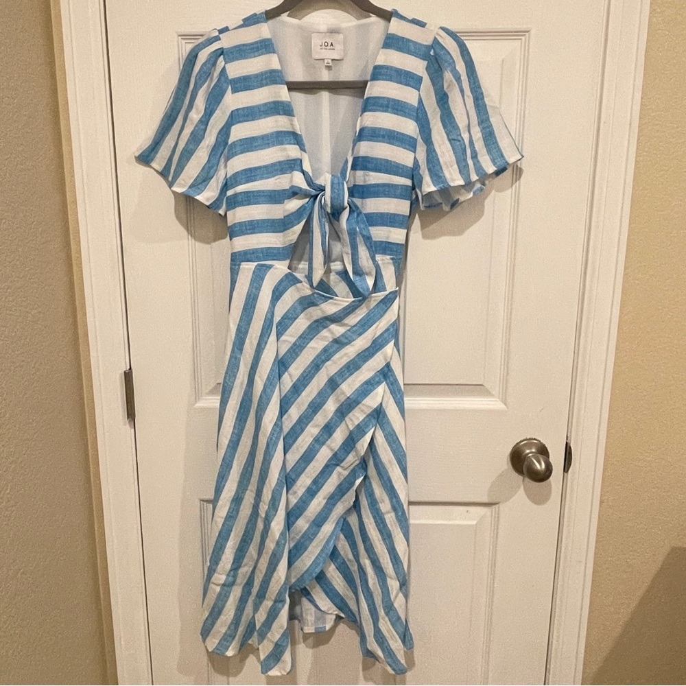 J.O.A Los Angeles Peekaboo Baby Blue And White Stripes Wrap Dress Size Small